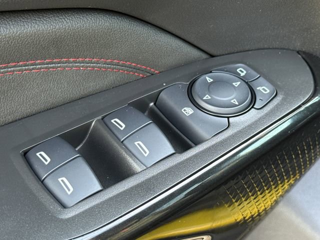 Used 2024 Chevrolet Trax RS w/ Sunroof Package FWD image 21