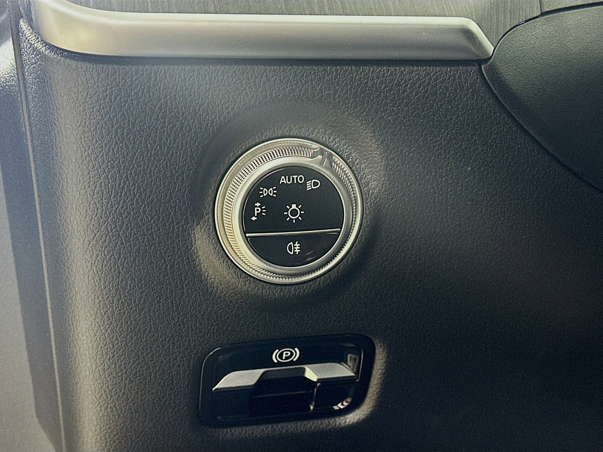 Certified 2025 Mercedes-Benz C 300 4MATIC Sedan image 10