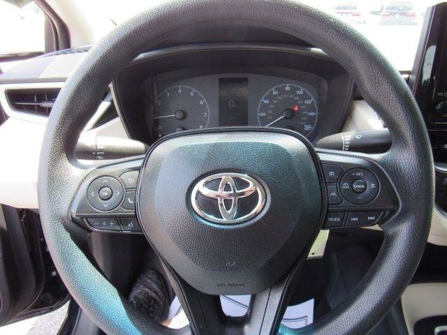 Used 2025 Toyota Corolla LE FWD image 27