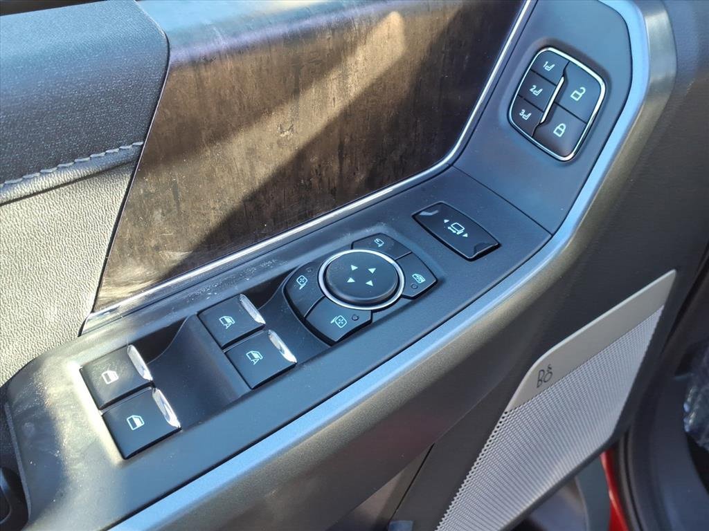 New 2026 Ford F250 Lariat w/ Black Appearance Package image 20