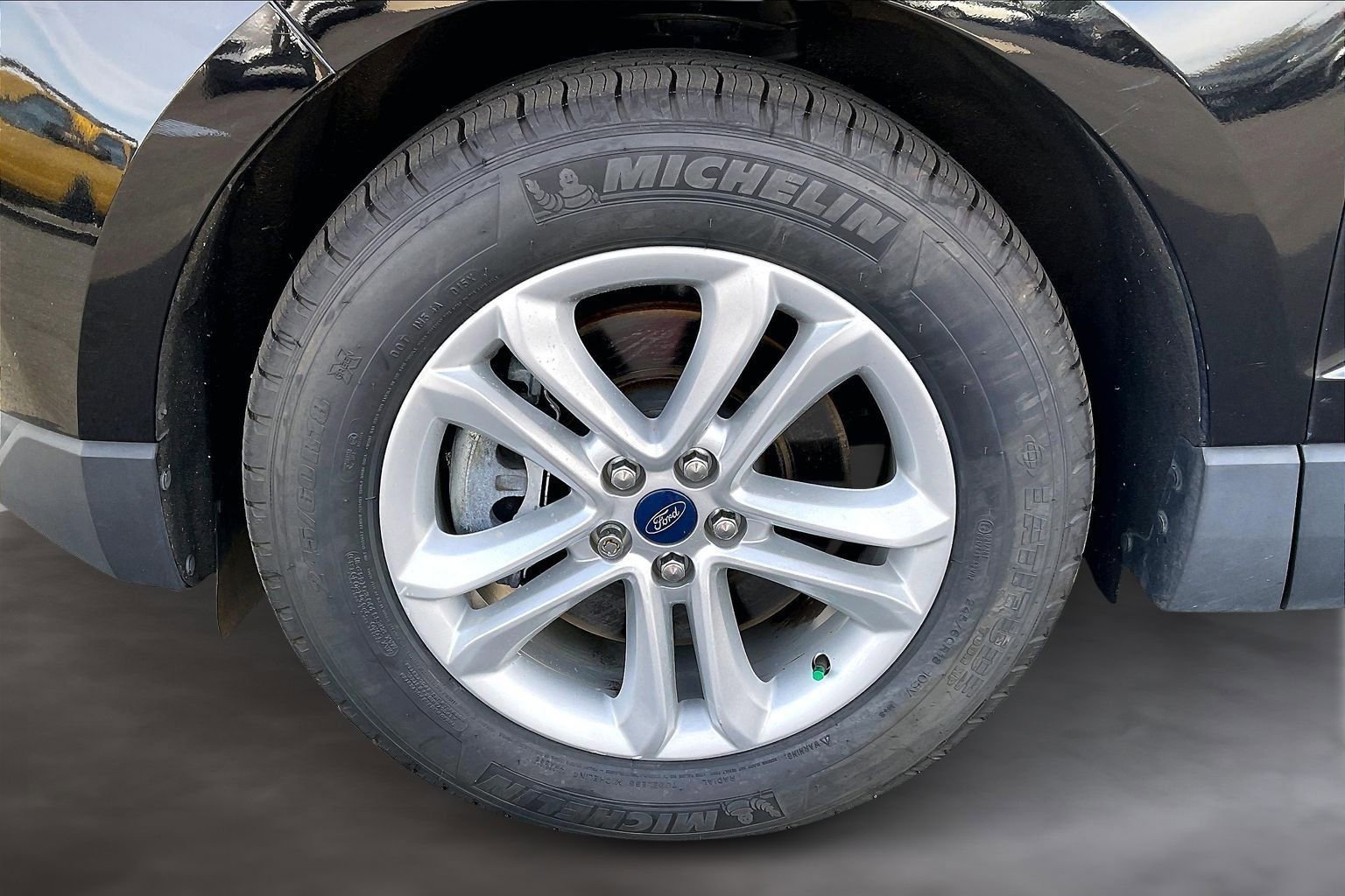 Used 2020 Ford Edge SEL w/ Cold Weather Package image 34