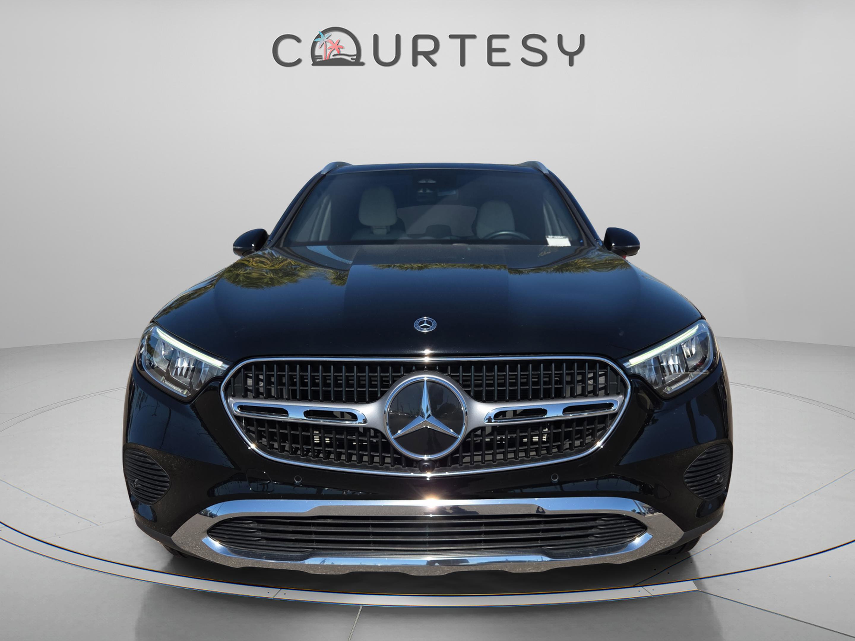 Used 2024 Mercedes-Benz GLC 300 GLC 300 4MATIC image 9