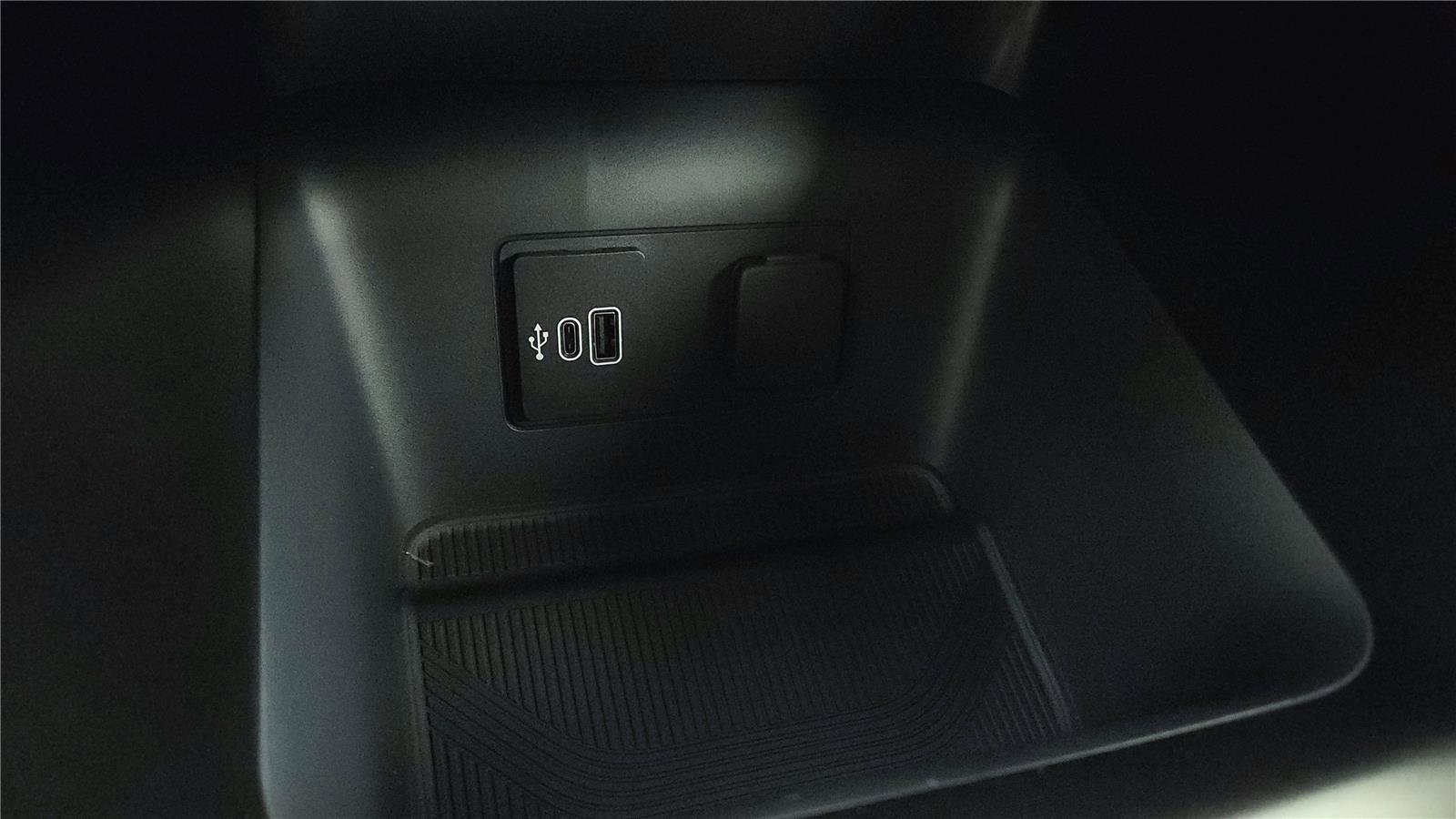 New 2026 Ford Explorer Active image 41