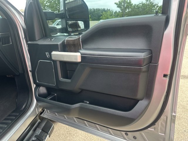 Used 2020 Ford F250 Lariat w/ Lariat Ultimate Package image 7