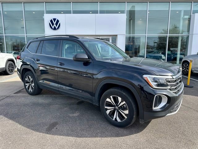 Used 2024 Volkswagen Atlas SE image 1