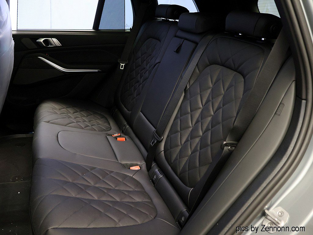 New 2026 BMW X5 xDrive40i w/ M Sport Package AWD/4WD image 12