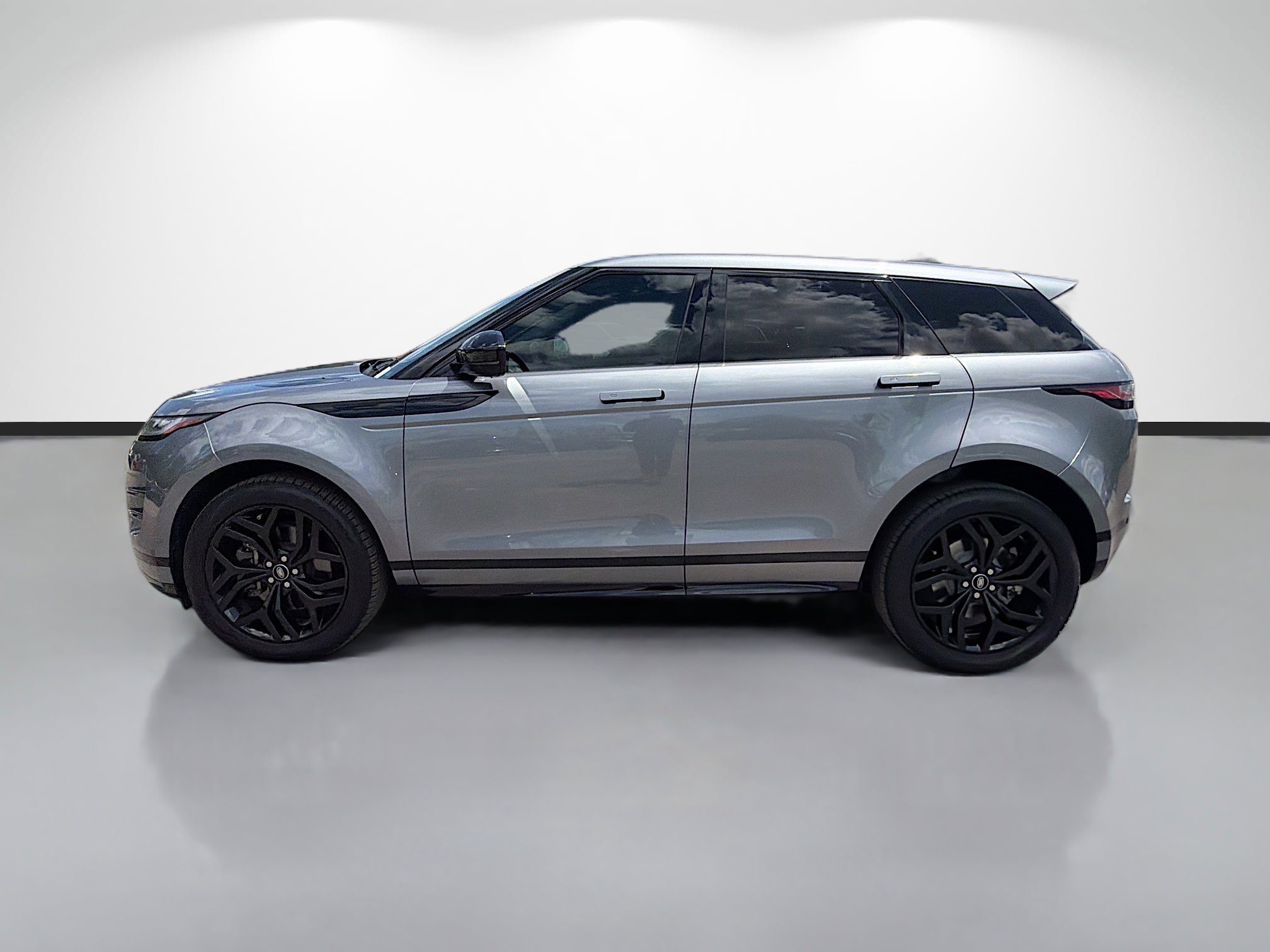 Certified 2023 Land Rover Range Rover Evoque R-Dynamic SE AWD/4WD image 2