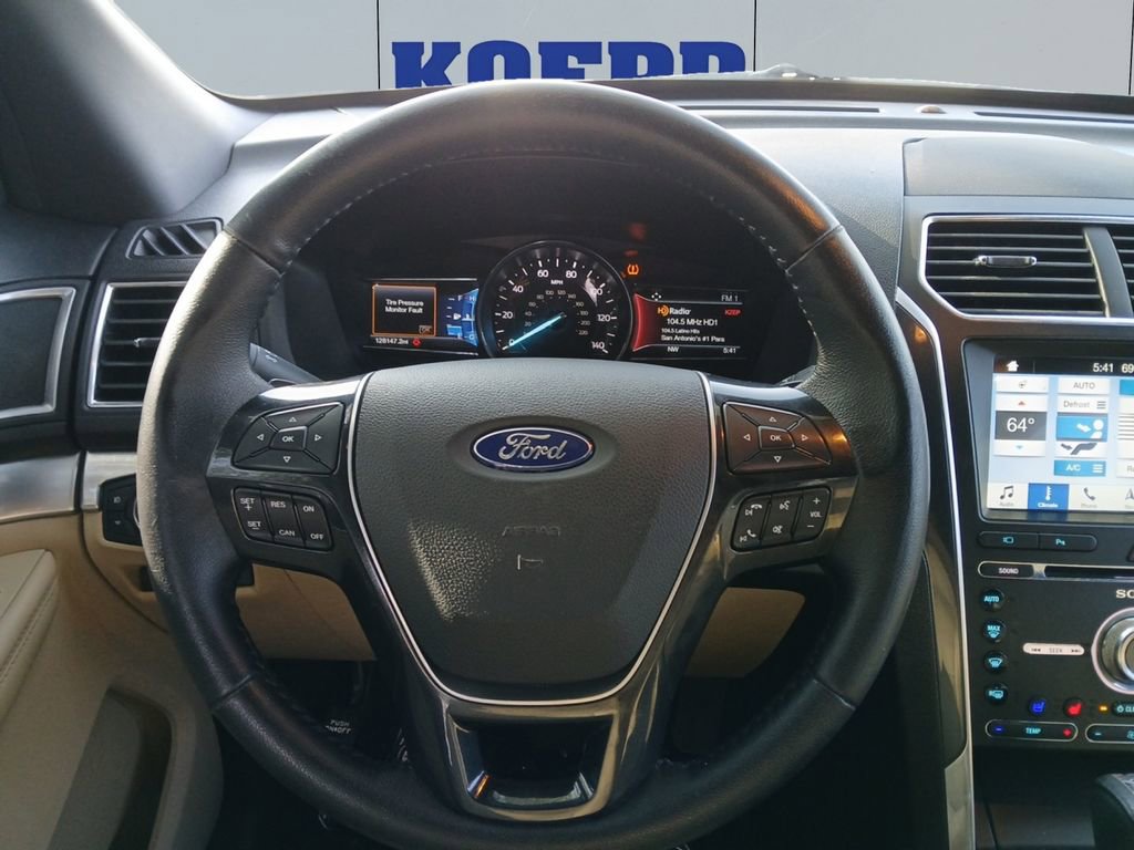 Used 2017 Ford Explorer Limited image 13