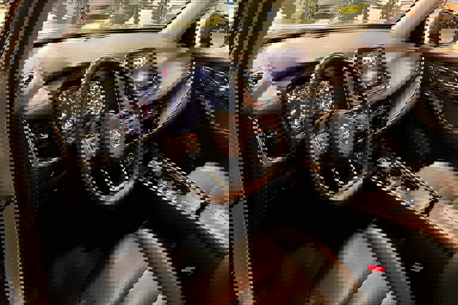 Used 2021 Nissan Rogue SV w/ Premium Package image 17