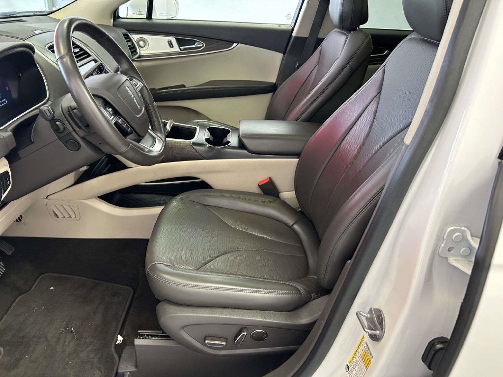 Used 2020 Lincoln Nautilus Reserve w/ Equipment Group 202A AWD/4WD image 16