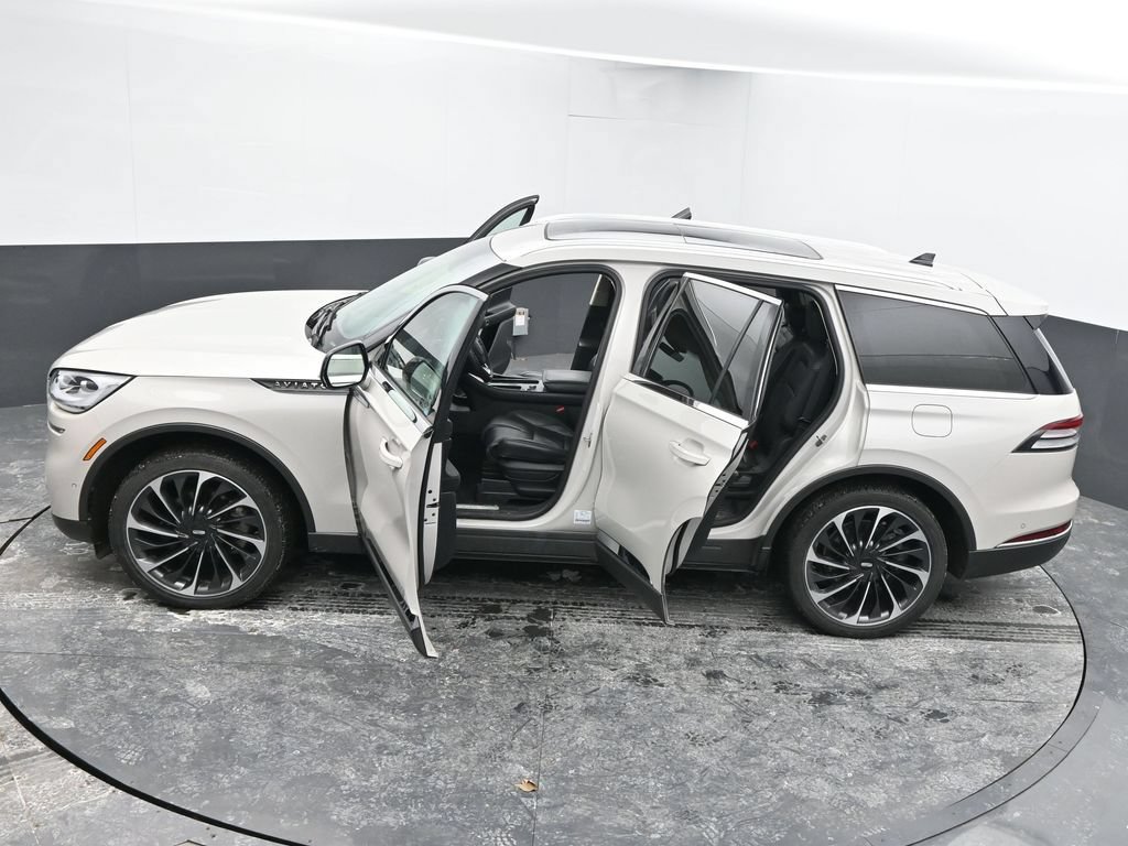 Used 2024 Lincoln Aviator Reserve w/ Equipment Group 201A AWD/4WD image 64
