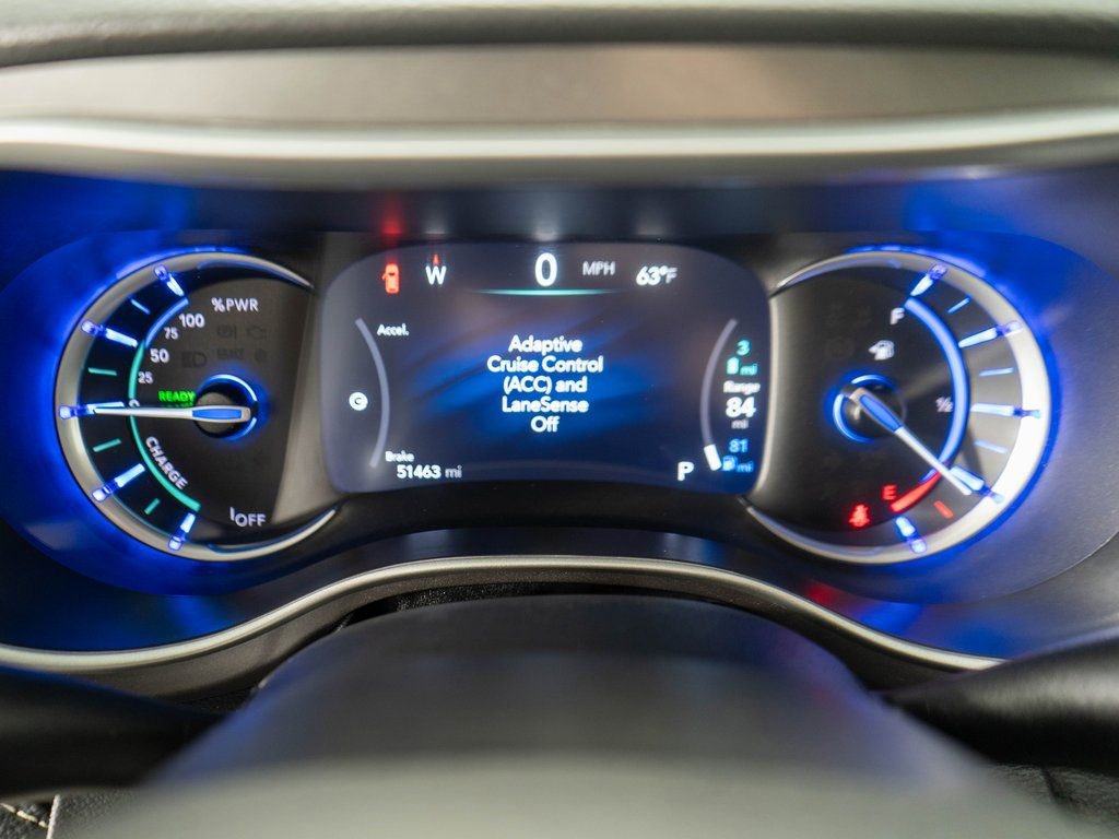 Used 2024 Chrysler Pacifica Select image 17