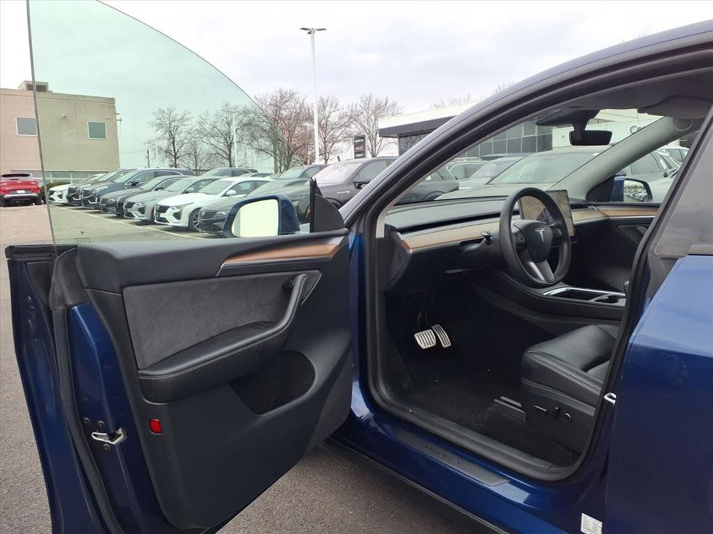 Used 2023 Tesla Model Y Performance image 10