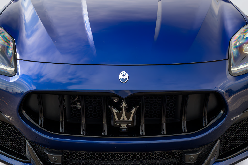 Used 2023 Maserati Grecale Trofeo AWD/4WD image 12