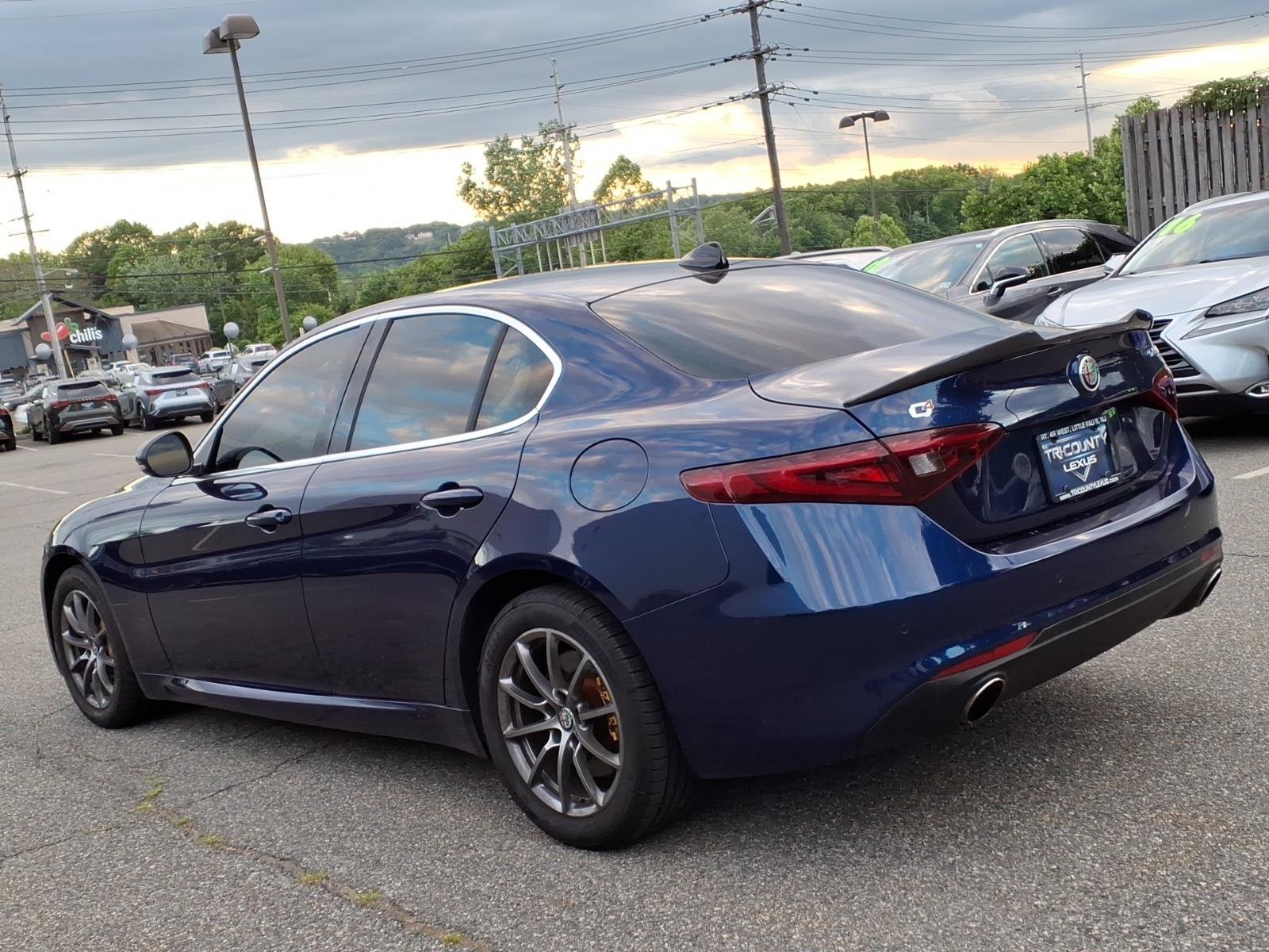 Used 2018 Alfa Romeo Giulia AWD image 5