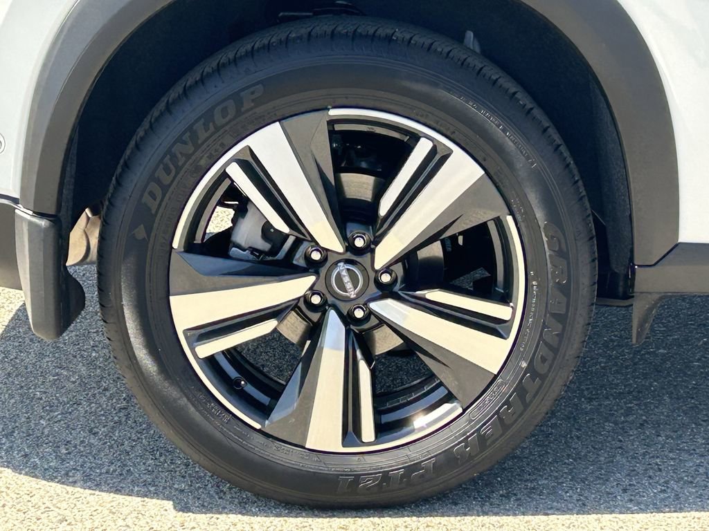 Used 2025 Nissan Rogue SL w/ SL Premium Package image 7