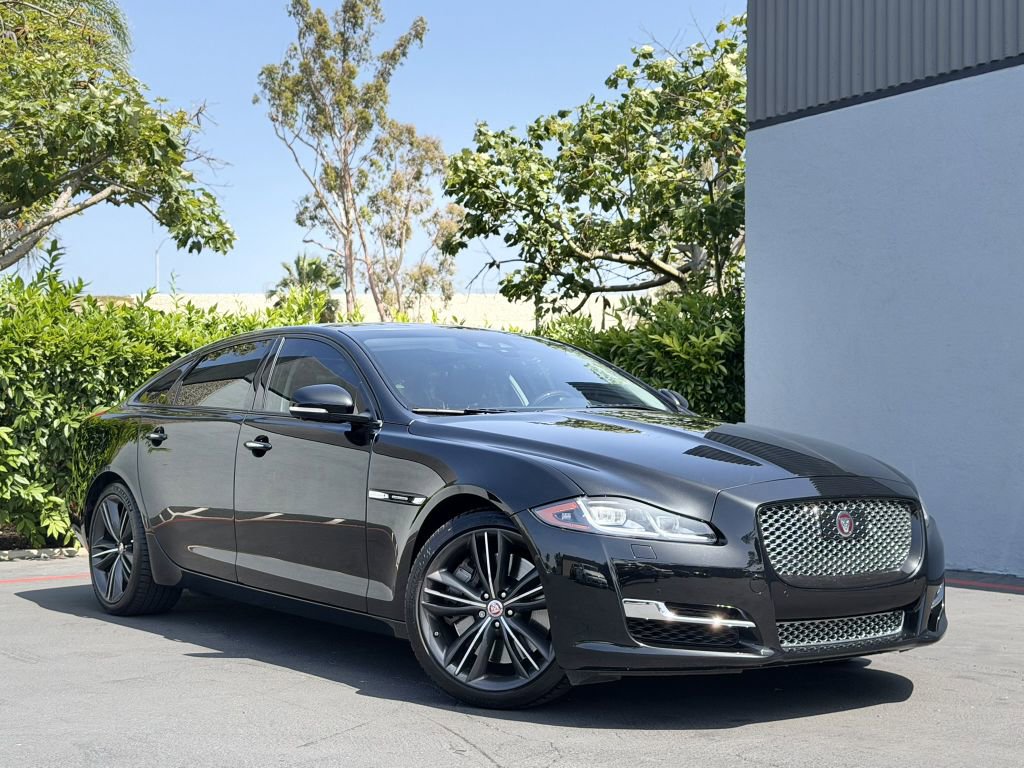 Used 2019 Jaguar XJ L Supercharged RWD image 2