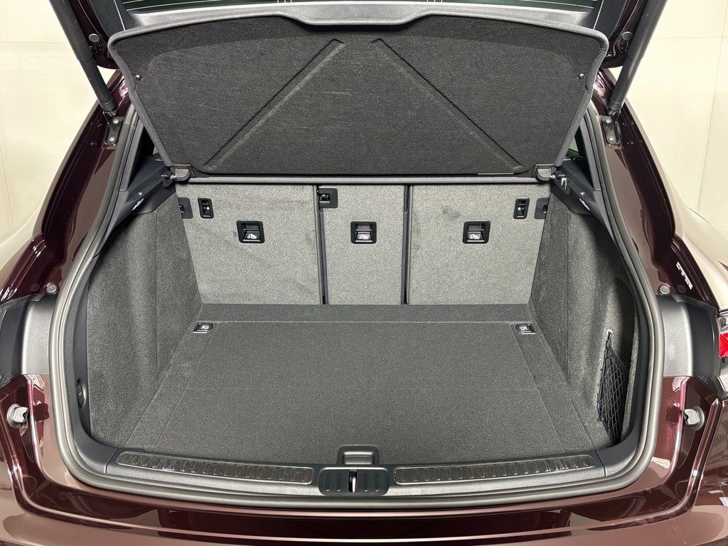 New 2026 Porsche Macan image 13