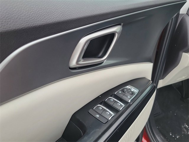 Certified 2023 Kia Carnival LX image 7