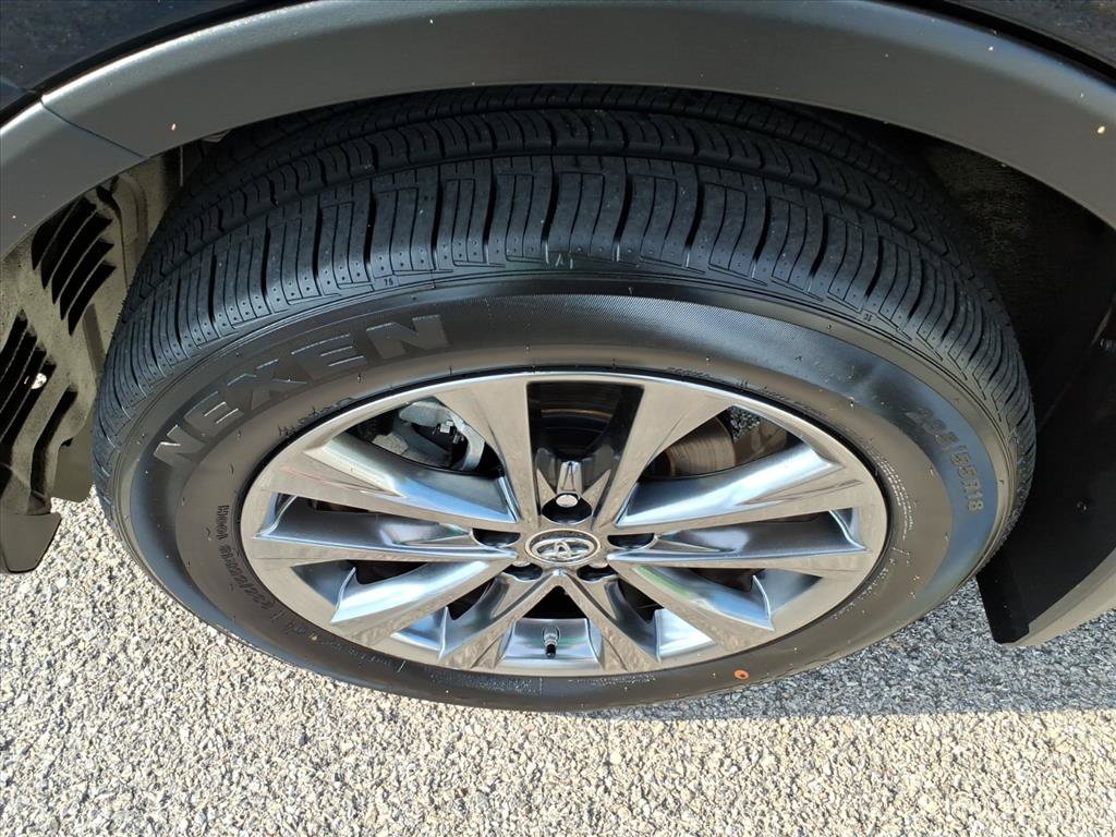 Used 2018 Toyota RAV4 Limited AWD/4WD image 10