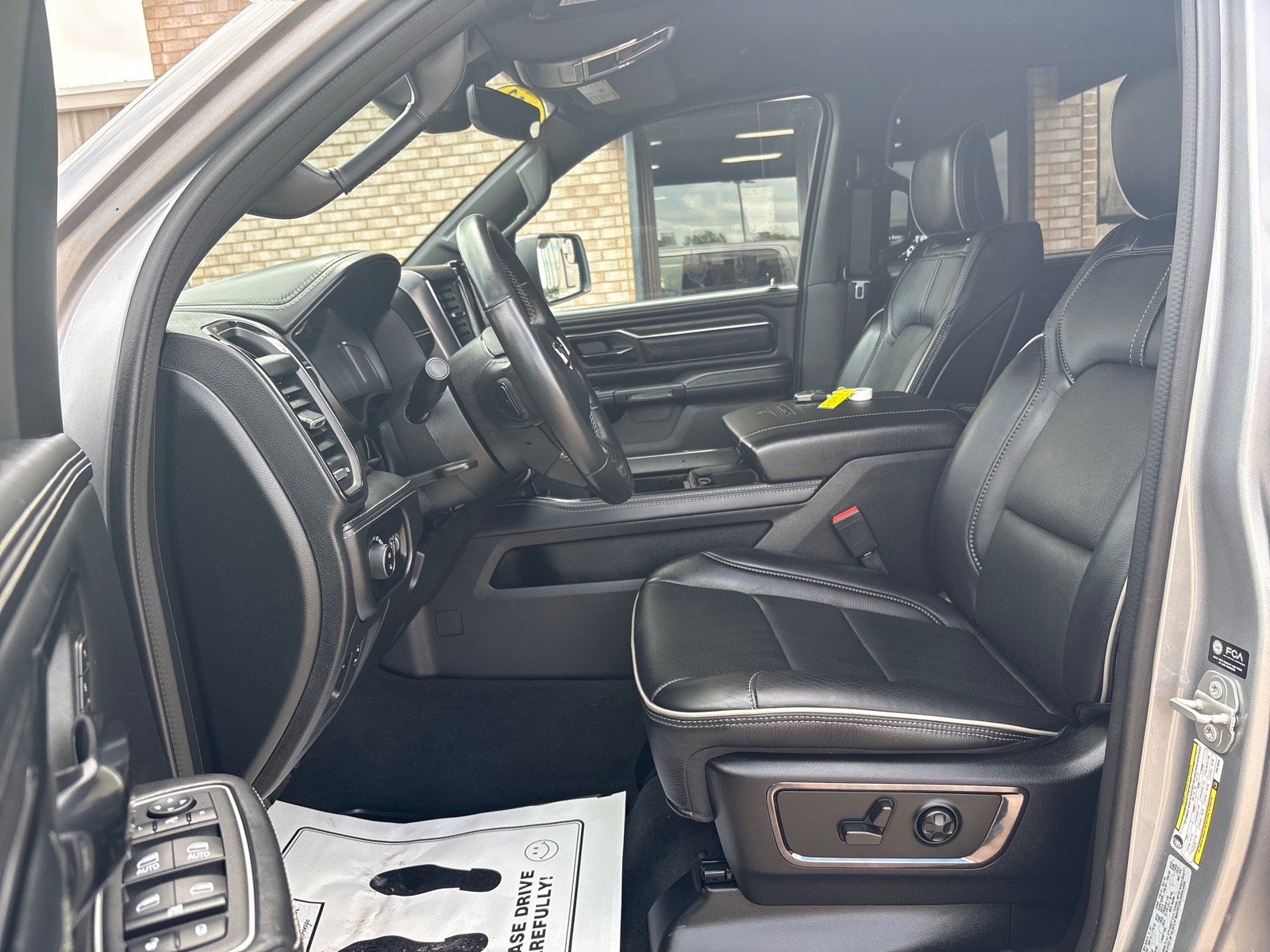 Used 2023 RAM 1500 Limited w/ Body Color Bumper Group AWD/4WD image 3