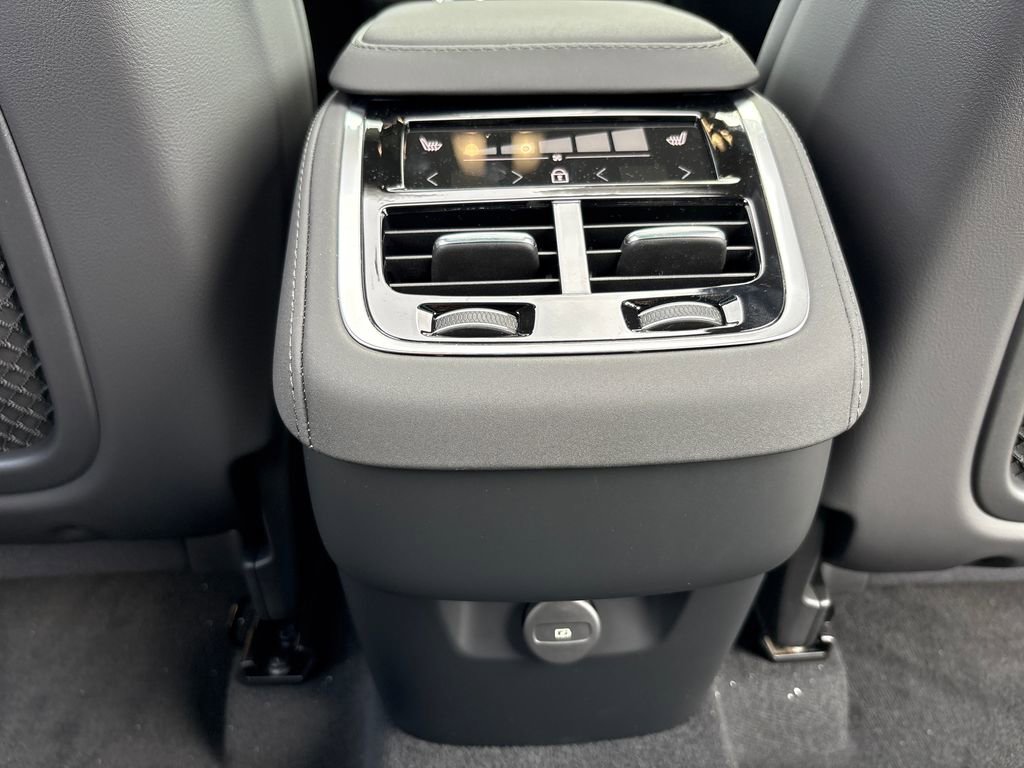 New 2026 Volvo XC90 B6 Plus image 15