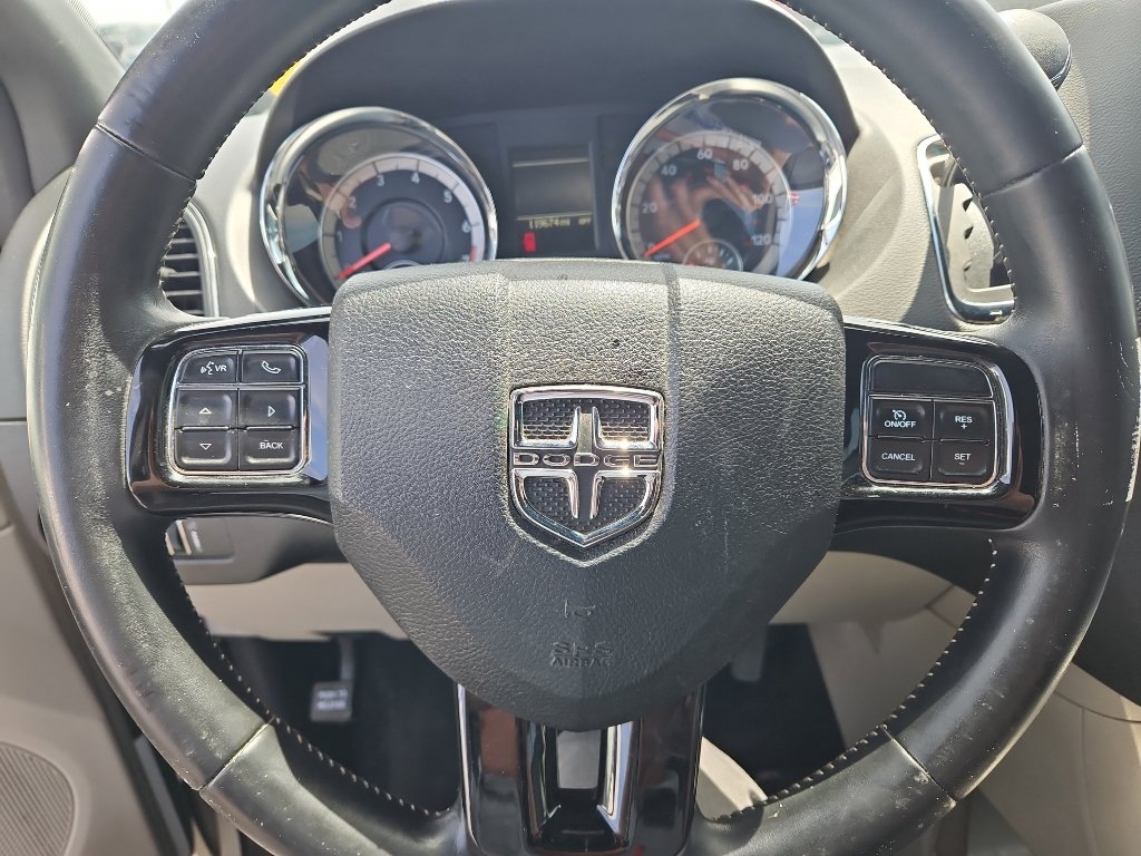 Used 2018 Dodge Grand Caravan SXT w/ Rear Park Assist Package FWD image 10