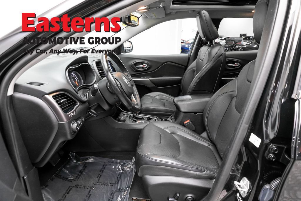Used 2021 Jeep Cherokee Limited w/ Mopar Interior Package AWD/4WD image 14