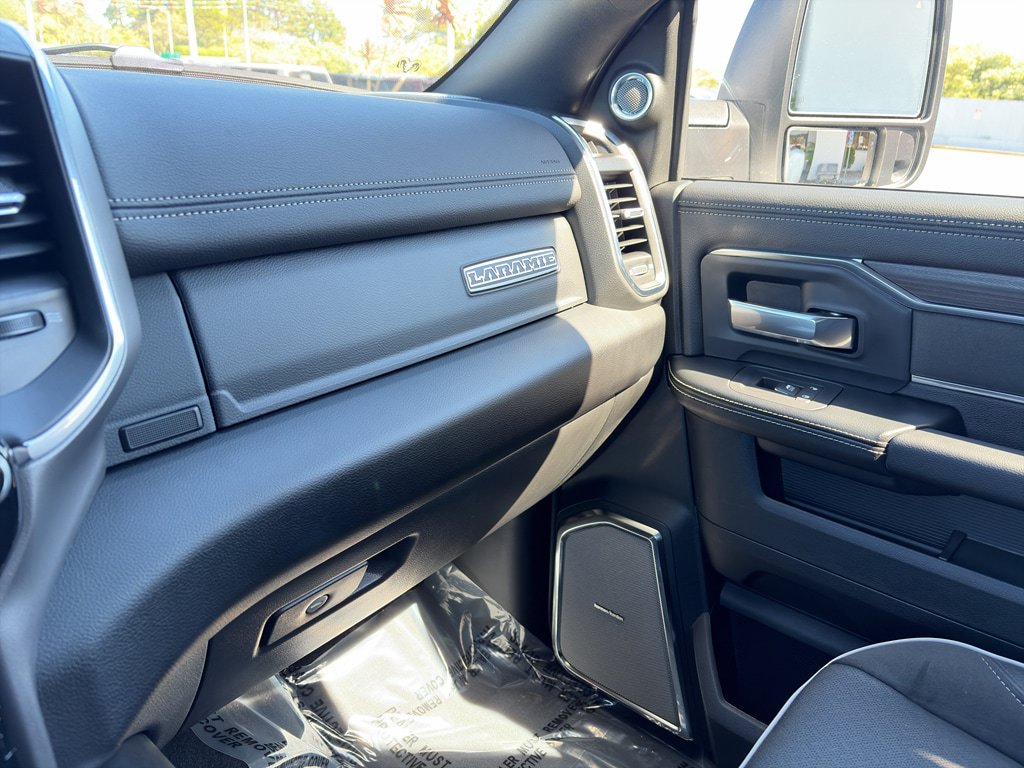 New 2026 RAM 3500 Laramie AWD/4WD image 15