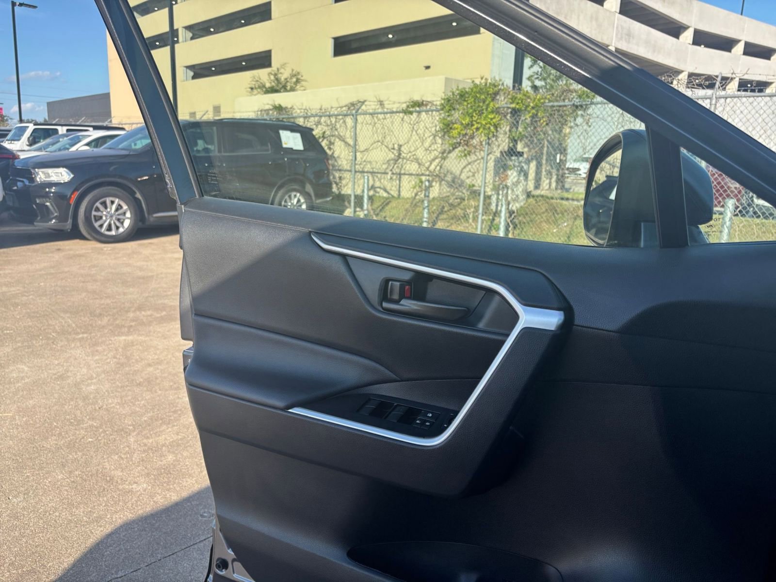 Used 2025 Toyota RAV4 LE image 20