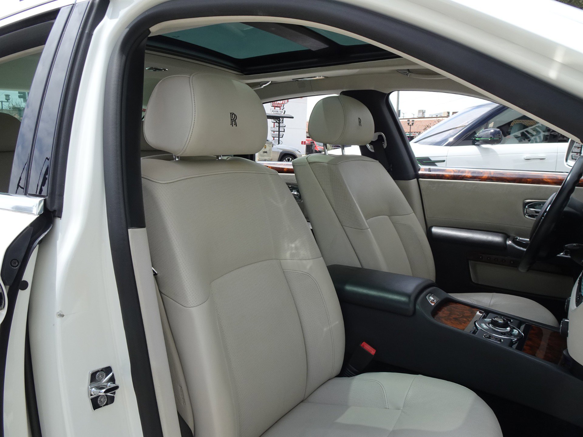 Used 2012 Rolls-Royce Ghost RWD image 22