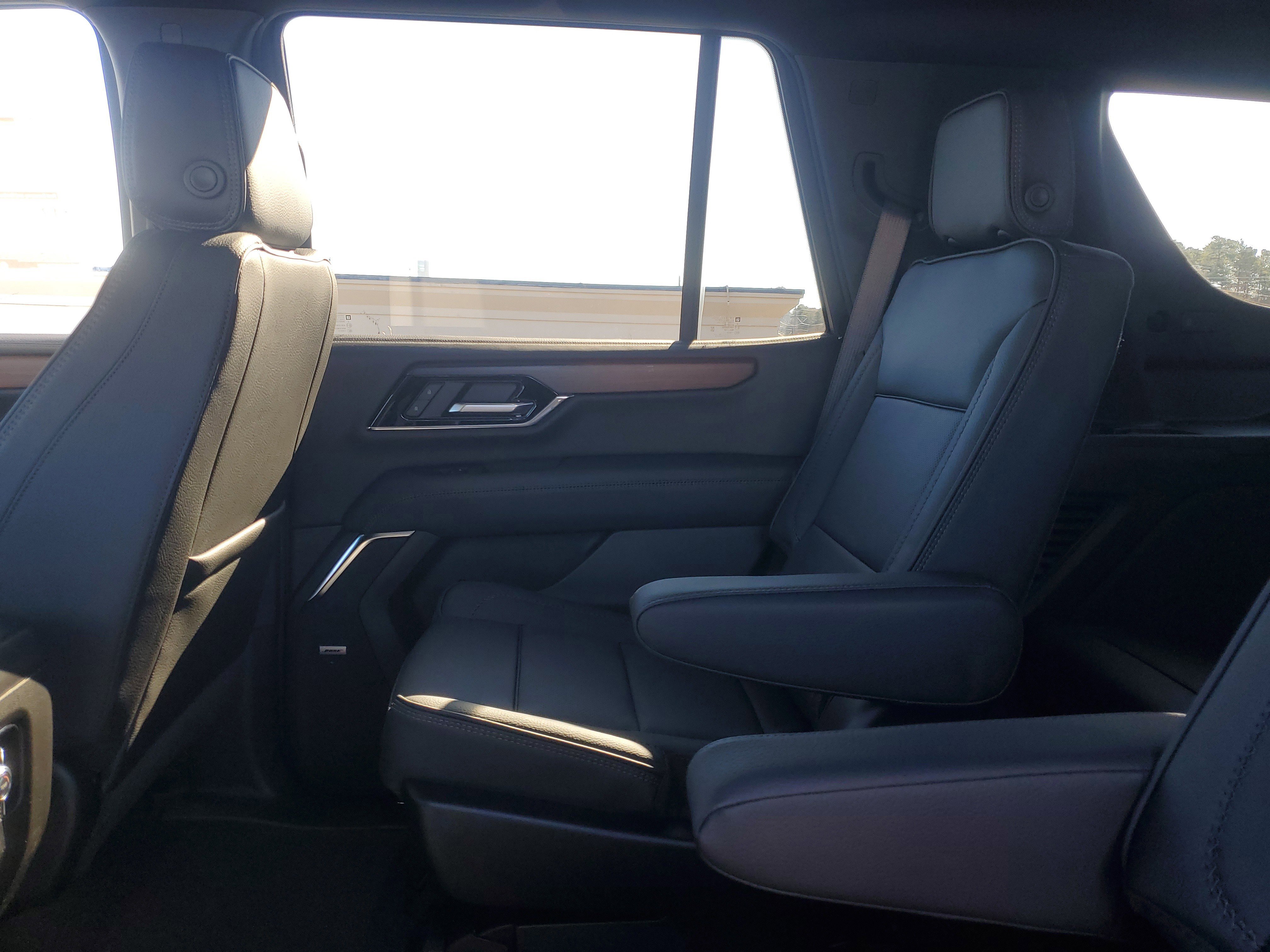 New 2026 GMC Yukon Denali w/ Sun & Power Step Package image 9