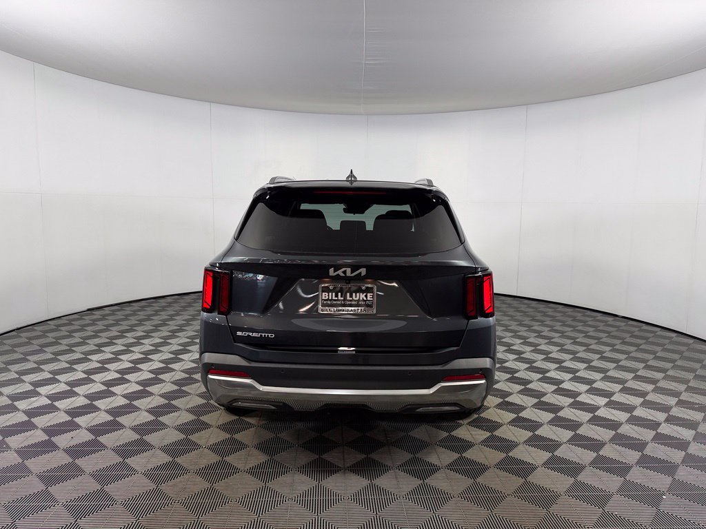 Used 2024 Kia Sorento S w/ Panoramic Sunroof Package FWD image 7