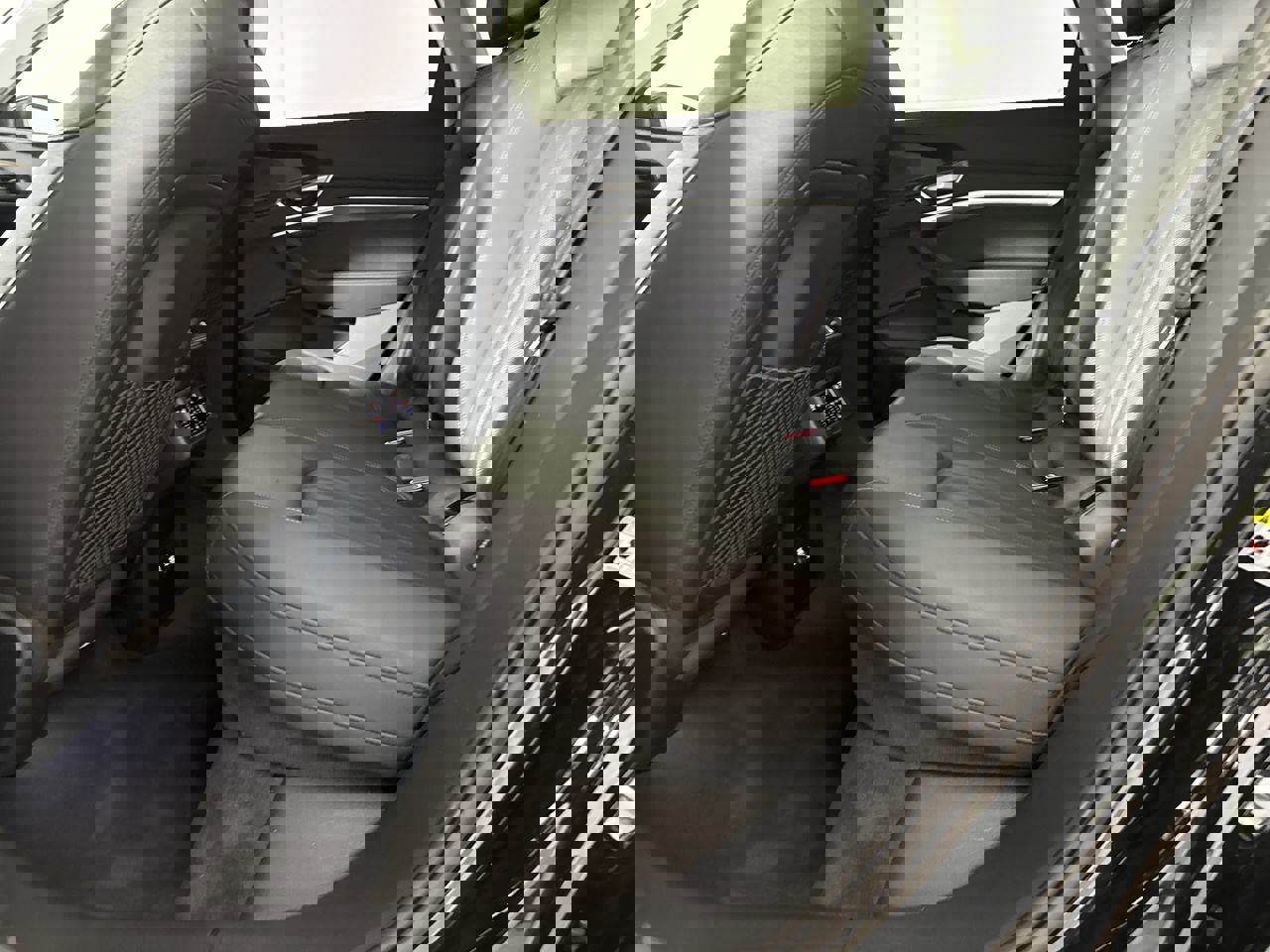 Used 2020 Audi e-tron Premium Plus image 29