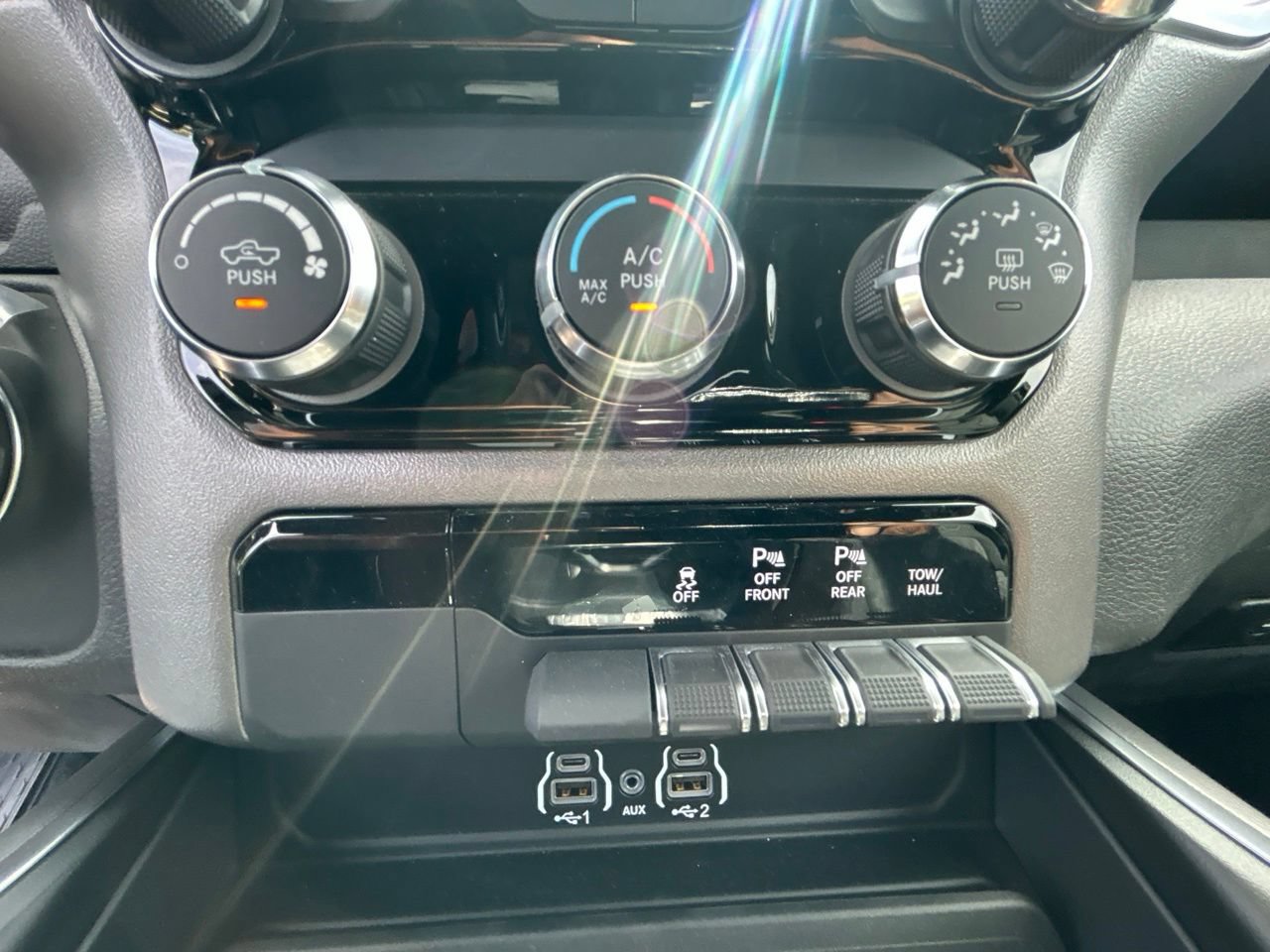 New 2026 RAM 1500 Express AWD/4WD image 24