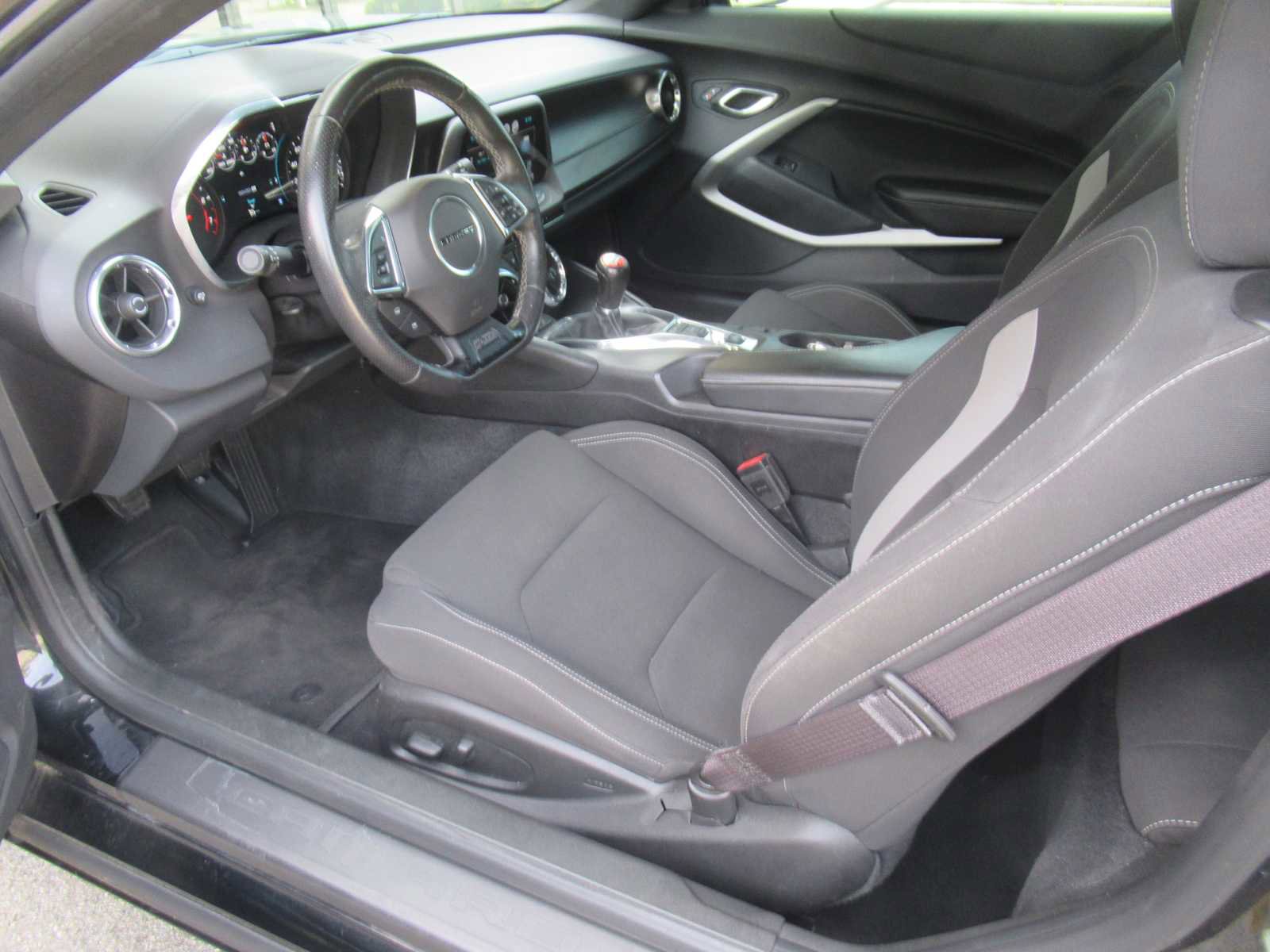 Used 2017 Chevrolet Camaro SS image 15