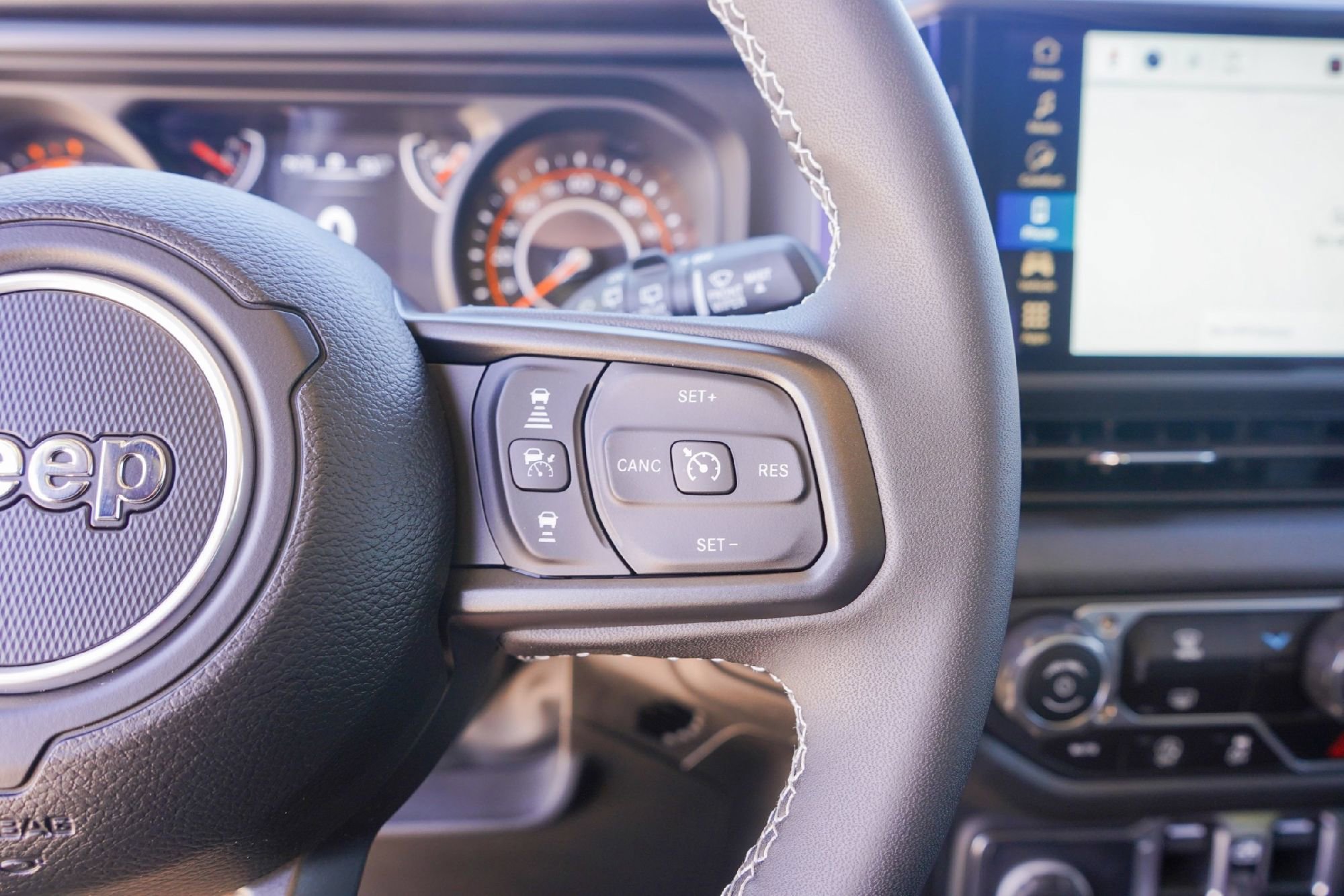 Used 2025 Jeep Wrangler Sport S image 11