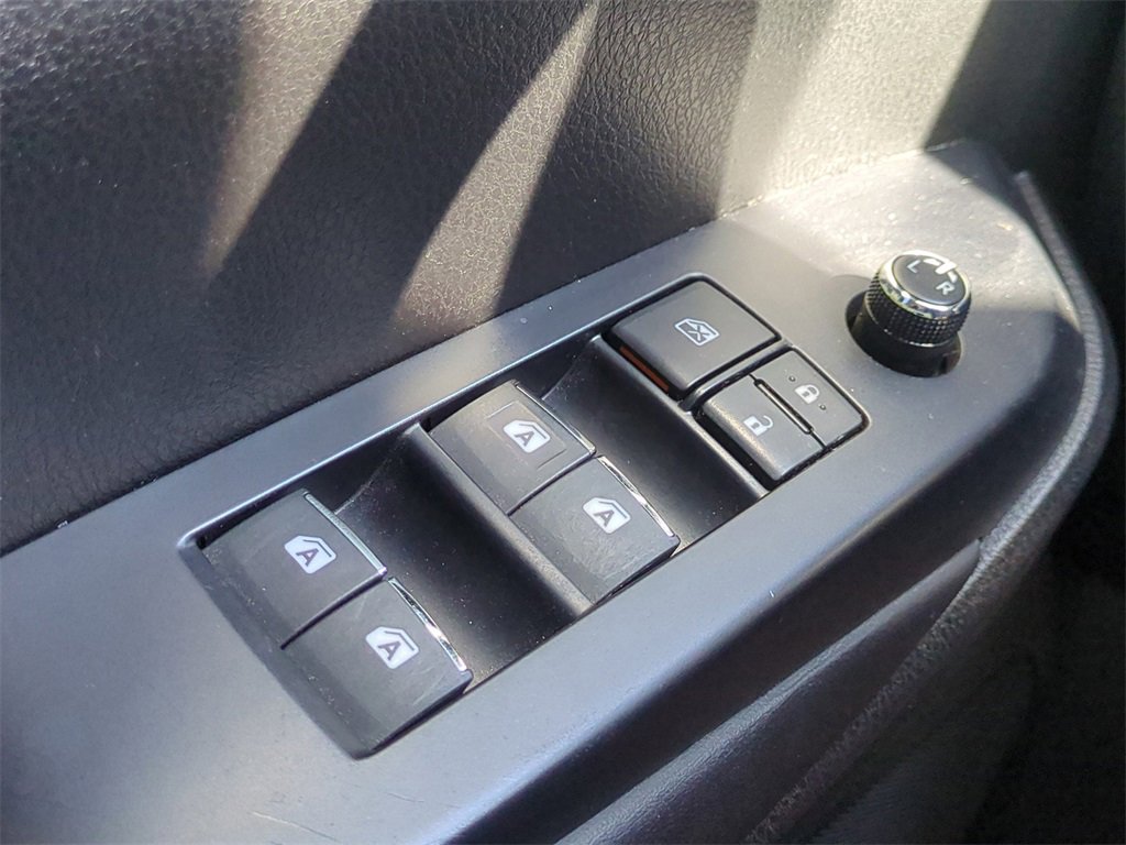 Used 2017 Toyota Highlander Limited image 25