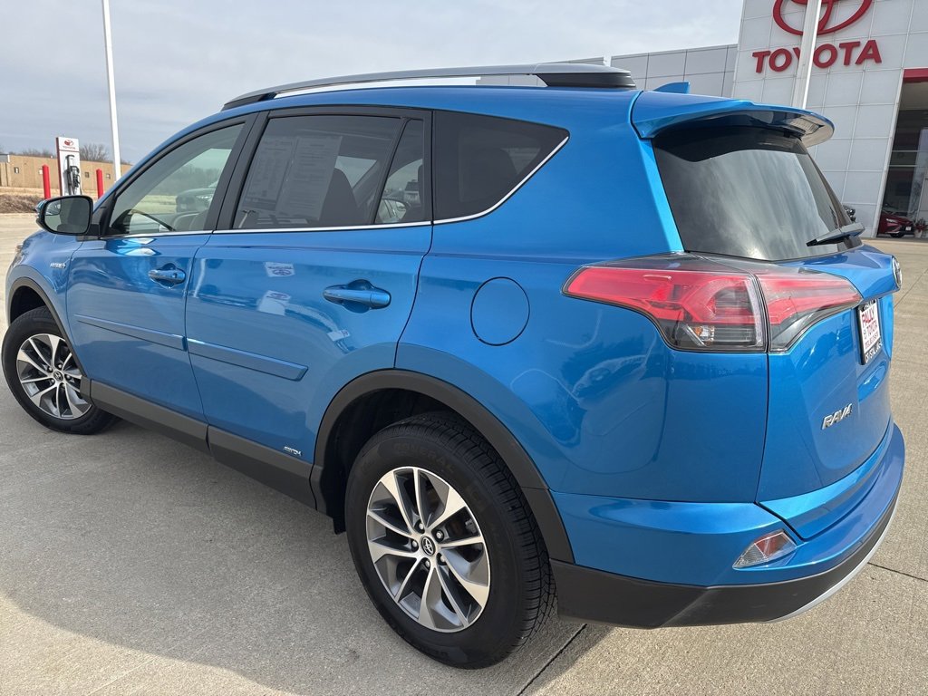 Used 2018 Toyota RAV4 XLE image 5