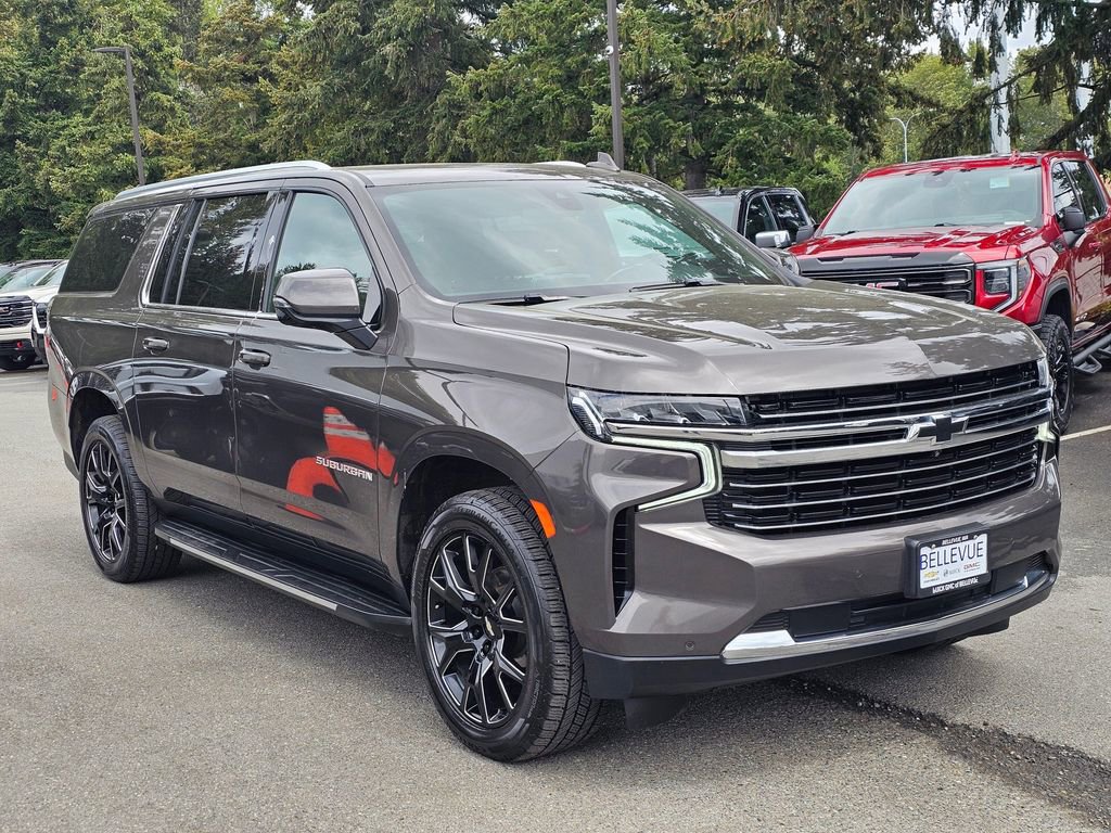 Used 2021 Chevrolet Suburban LT w/ LT Signature Package AWD/4WD image 7