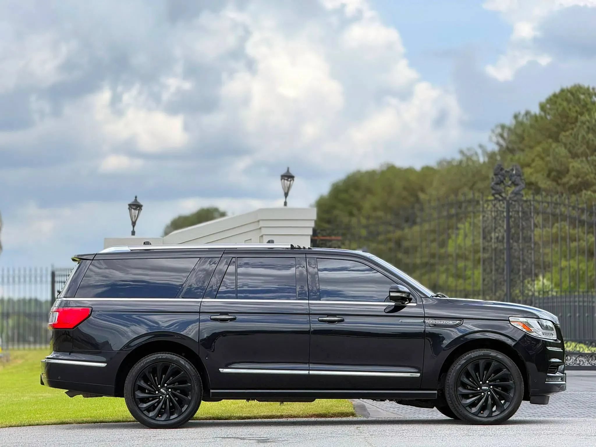 Used 2021 Lincoln Navigator L Reserve AWD/4WD image 12