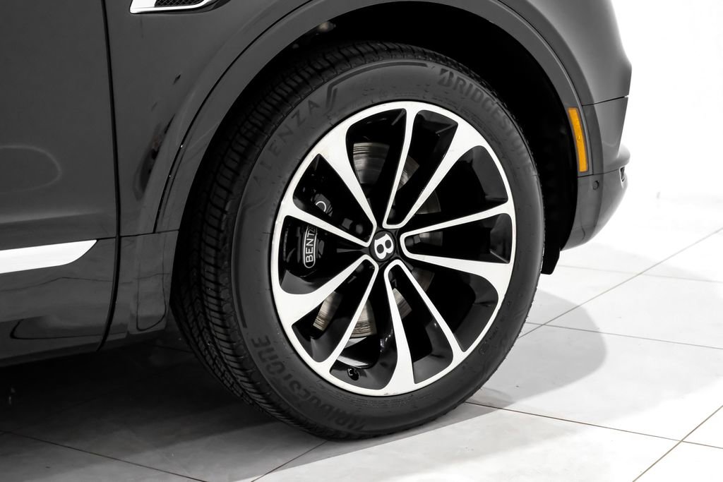 Used 2019 Bentley Bentayga image 50