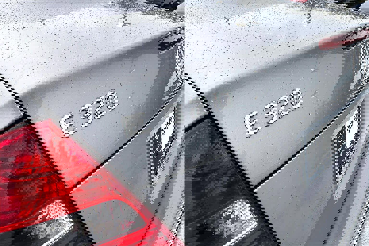 Used 2005 Mercedes-Benz E 320 Sedan image 27