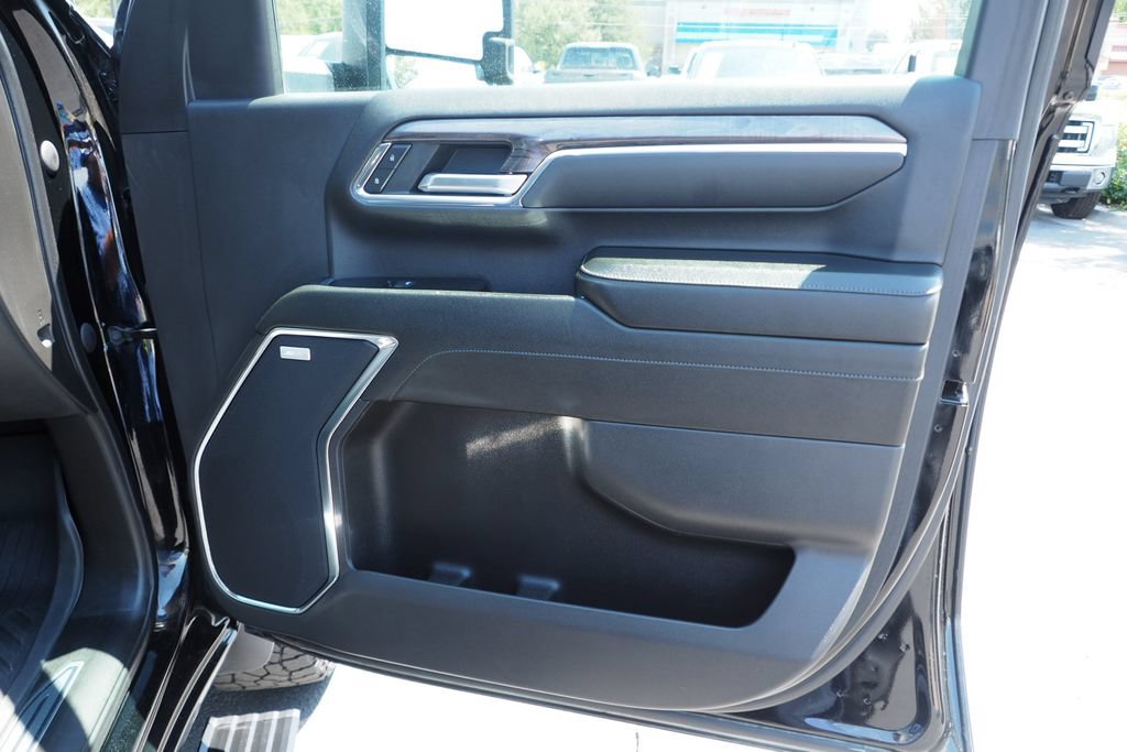 Used 2024 Chevrolet Silverado 3500 LTZ w/ LTZ Plus Package AWD/4WD image 23