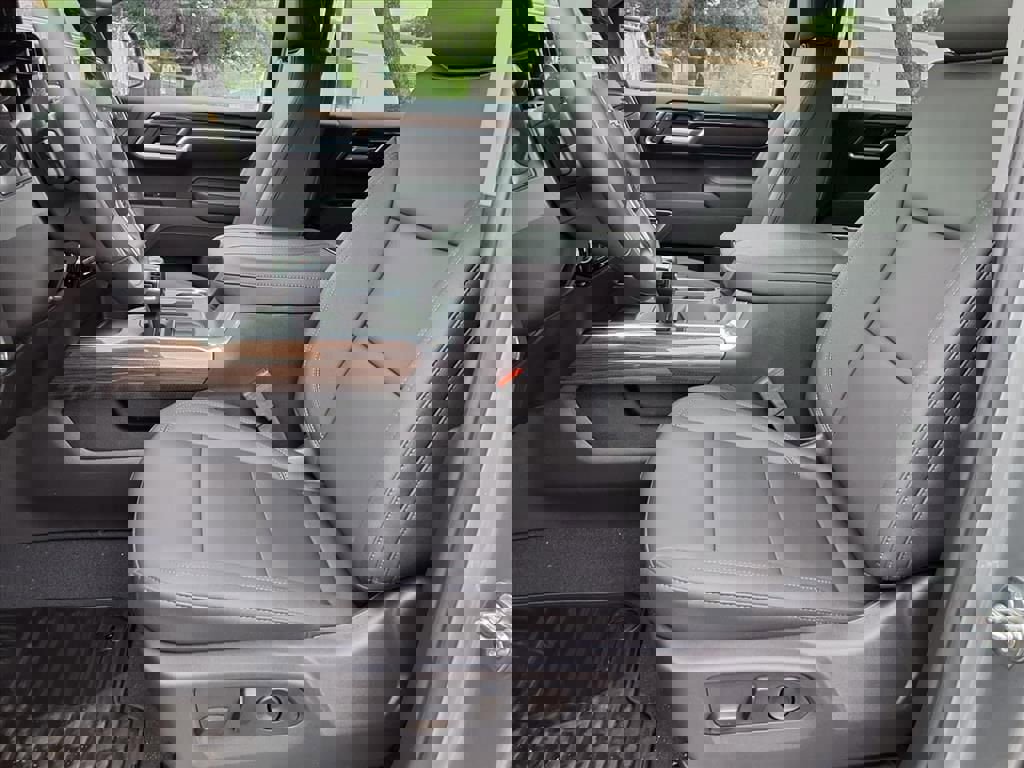 New 2026 Chevrolet Silverado 1500 LT w/ Texas Edition Plus image 8