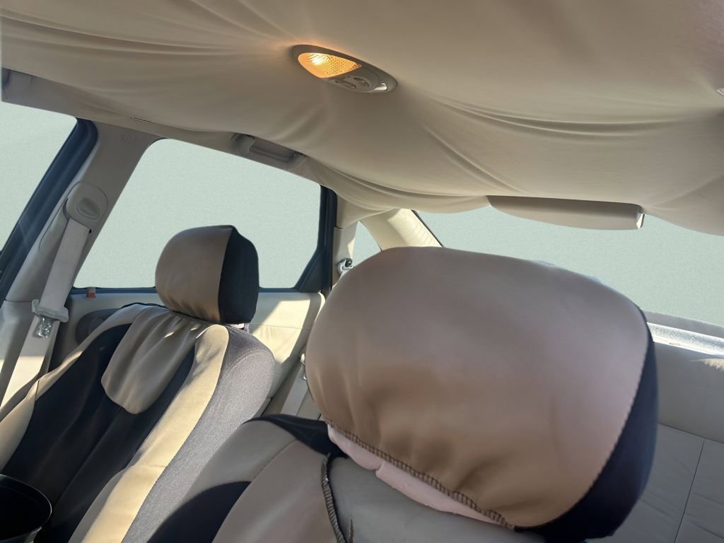 Used 2004 Saturn L-Series L300 image 13