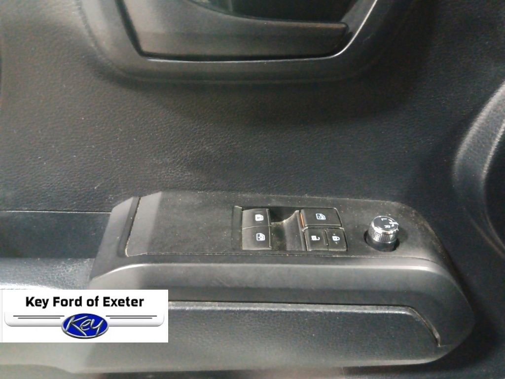 Used 2018 Toyota Tacoma SR image 19