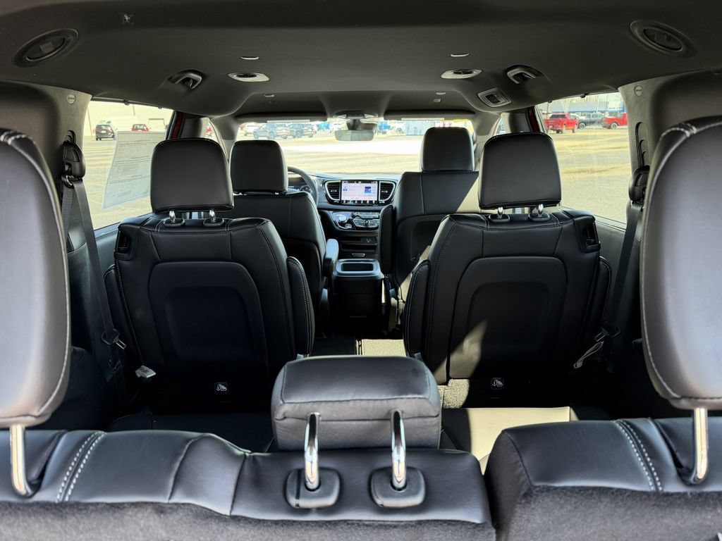 New 2026 Chrysler Voyager LX FWD image 11