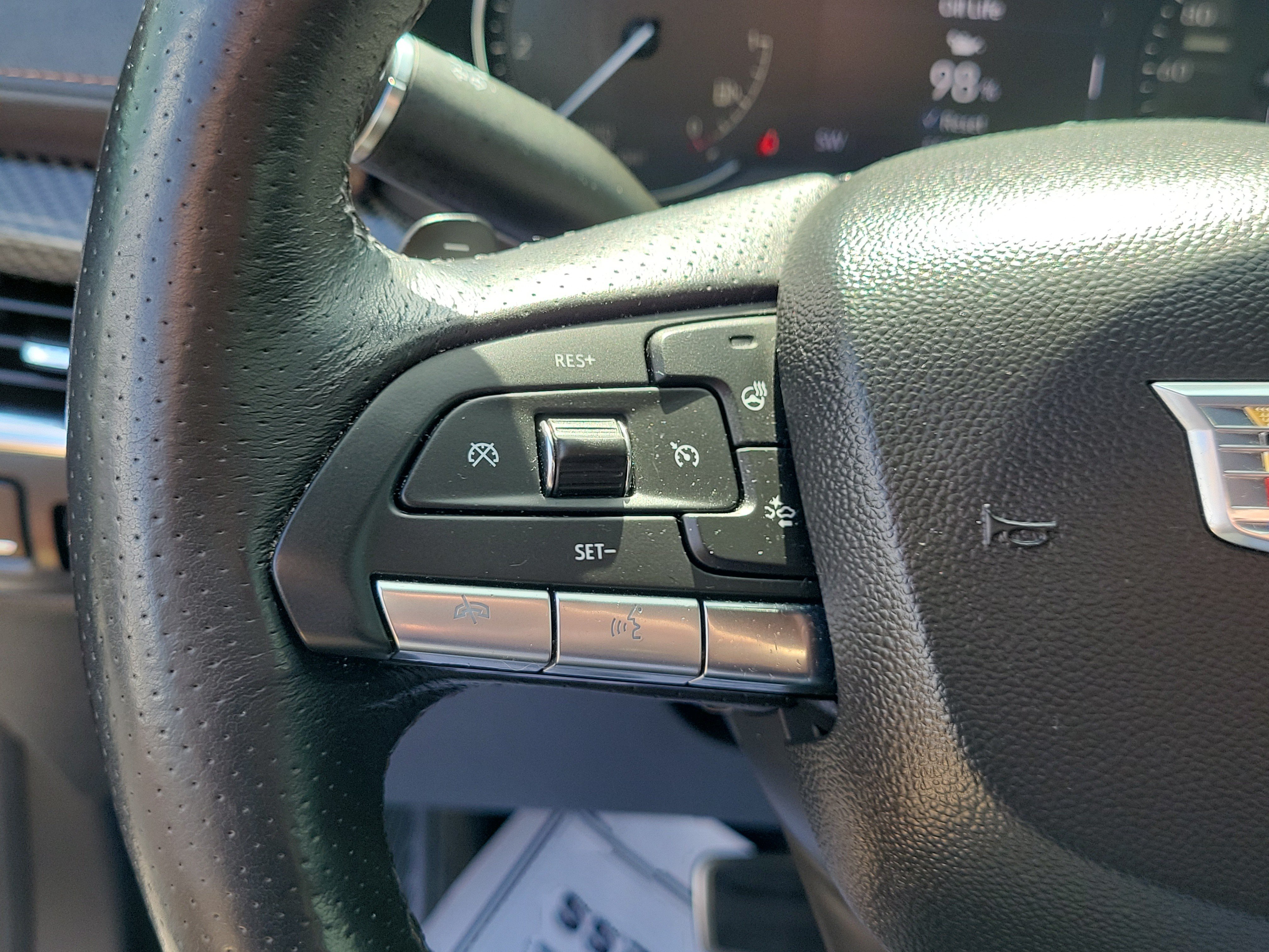 Used 2022 Cadillac XT4 Sport w/ LPO, ONYX Package AWD/4WD image 23