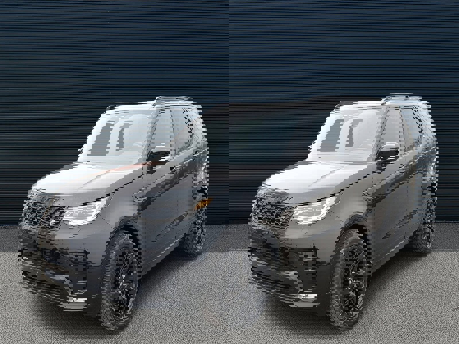 Used 2025 Land Rover Discovery Dynamic SE